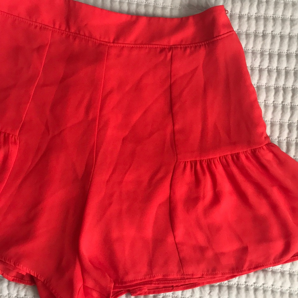Red ‘Show Me Your MuMu’ Shorts - Picture 2 of 7